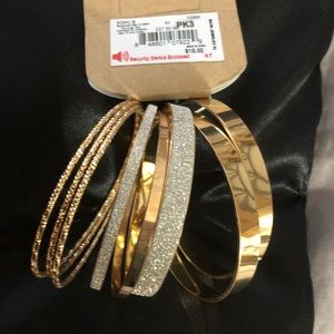 NWT- Bangles- Multiple Gold and sparkly!